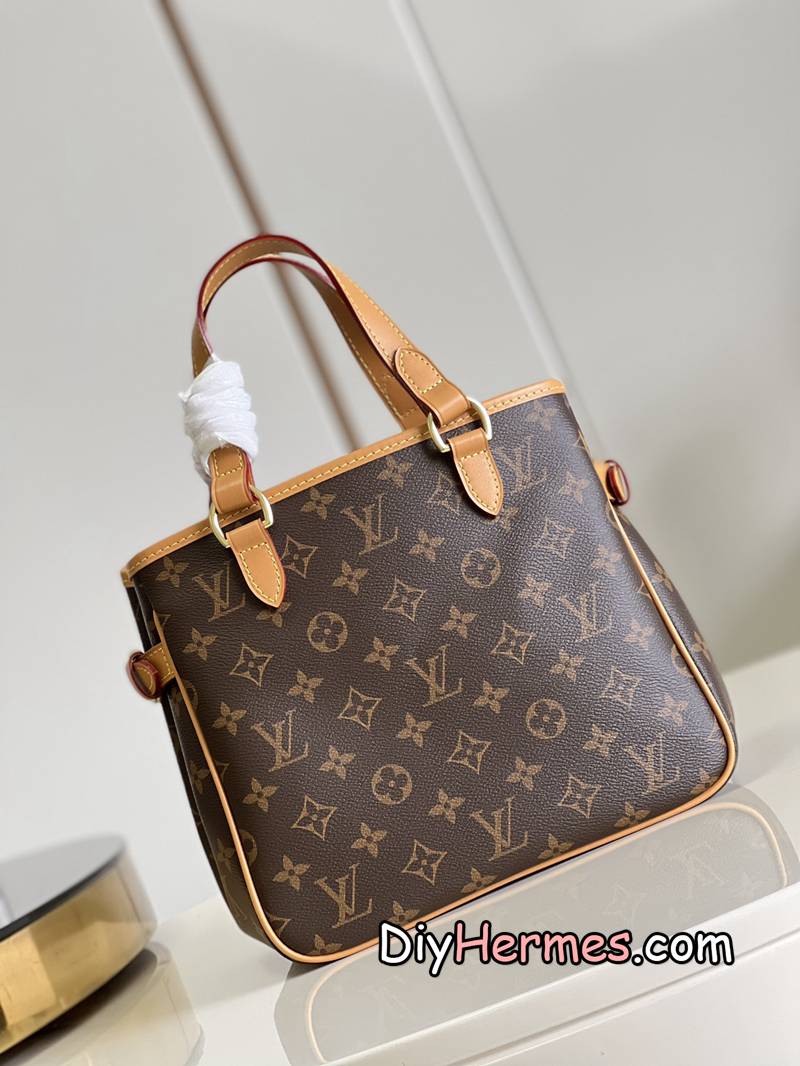 LV M51156 small second-hand pumpkin bag LV super beautiful out-of-print small pumpkin bag is very cute and practical. Monogram canvas bag body, leather handle, brown canvas lining, with golden brass accessories. Adjustable on both sides Width size 25x23x15cm XS LV 第3張