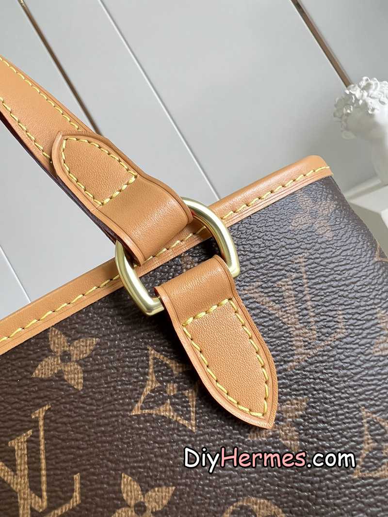 LV M51156 small second-hand pumpkin bag LV super beautiful out-of-print small pumpkin bag is very cute and practical. Monogram canvas bag body, leather handle, brown canvas lining, with golden brass accessories. Adjustable on both sides Width size 25x23x15cm XS LV 第4張