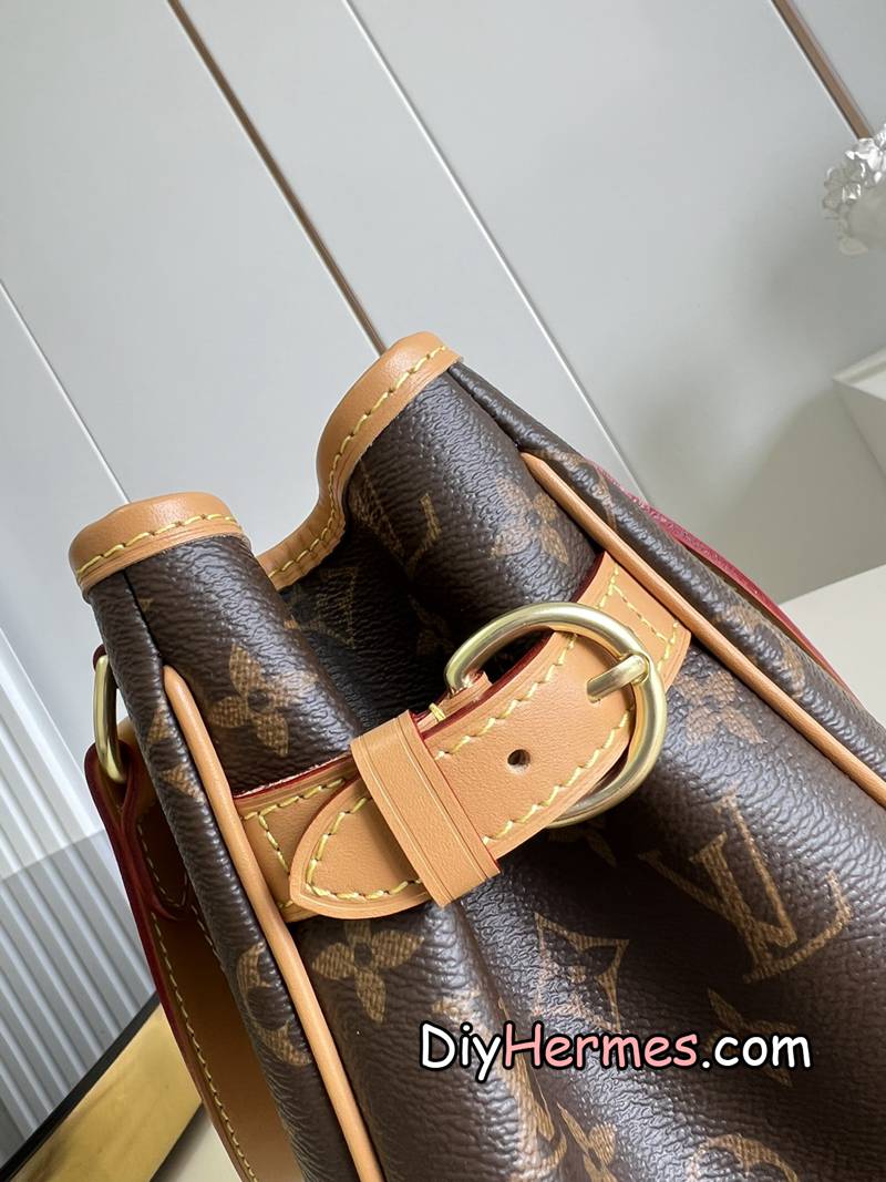 LV M51156 small second-hand pumpkin bag LV super beautiful out-of-print small pumpkin bag is very cute and practical. Monogram canvas bag body, leather handle, brown canvas lining, with golden brass accessories. Adjustable on both sides Width size 25x23x15cm XS LV 第6張