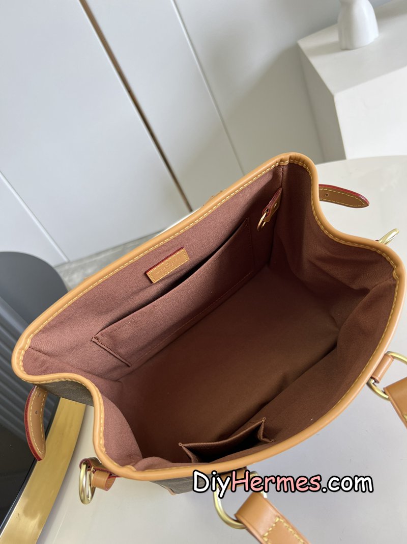 LV M51156 small second-hand pumpkin bag LV super beautiful out-of-print small pumpkin bag is very cute and practical. Monogram canvas bag body, leather handle, brown canvas lining, with golden brass accessories. Adjustable on both sides Width size 25x23x15cm XS LV 第8張