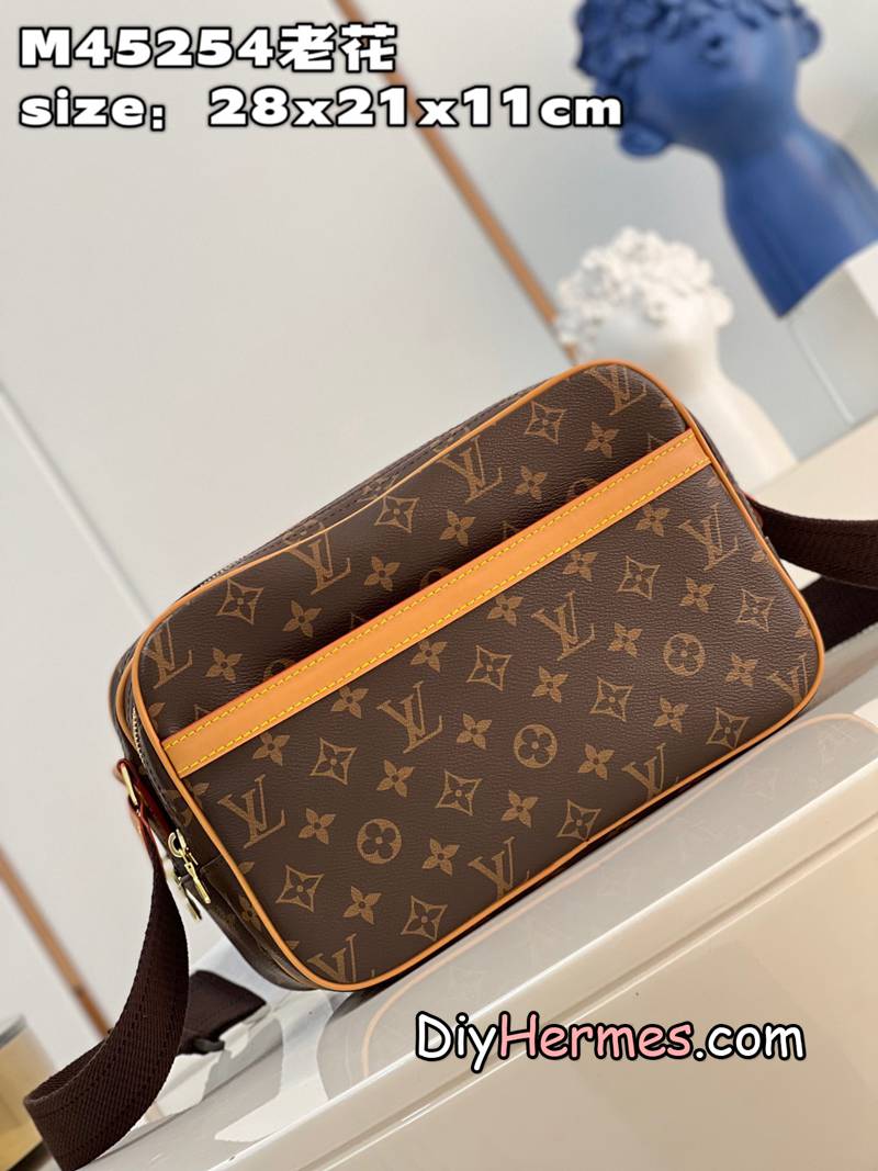 LV M45254 Presbyopia Camera Bag REPORTER Small Crossbody Bag Inspired by Photographer Bags, This is the smallest handbag in the Reporter series. It has a unique internal partition design, is flexible and practical, has two patch pockets, and the canvas shoulder strap can be adjusted in length. It is flexible and comfortable to carry. 28 x 21 x 11 cm (length x height x width) xsZ LV 第3張