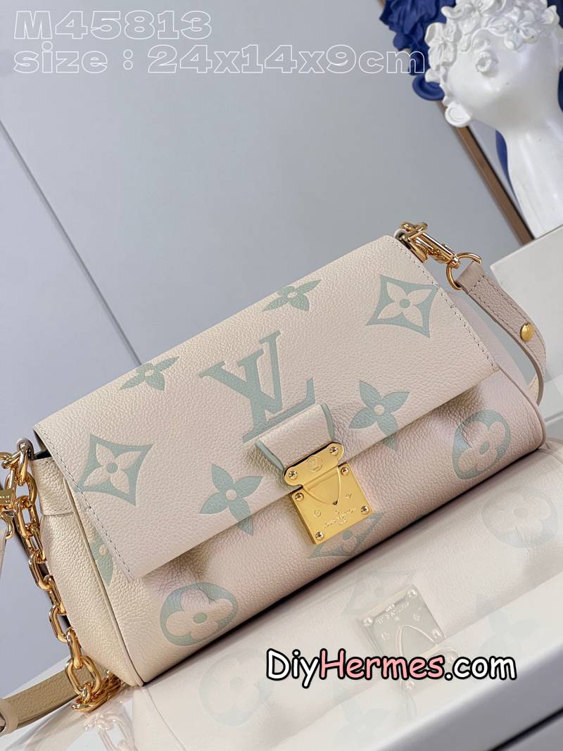 LV M45813 off-white printed green M46842 This Favorite handbag is made of Monogram Empreinte embossed leather, with a light background to highlight the Monogram print, and a microfiber lining. The adjustable leather shoulder strap and chain are detachable and can be worn under the arm, on one shoulder or across the body. size：24x14x9cm Q LV 第3張