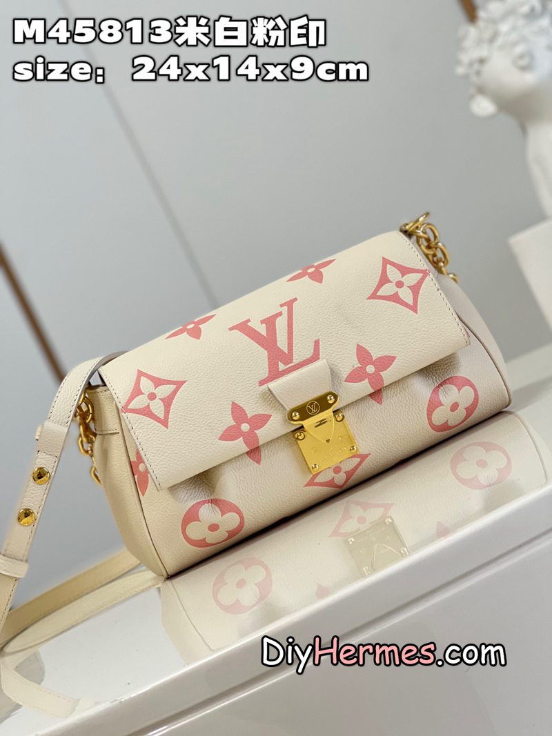 LV M45813 off-white powder print M46393 This Favorite handbag is made of Monogram Empreinte embossed leather, with a light background to highlight the Monogram print, and a microfiber lining. The adjustable leather shoulder strap and chain are detachable and can be worn under the arm, on one shoulder or across the body. size：24x14x9cm Q LV 第3張
